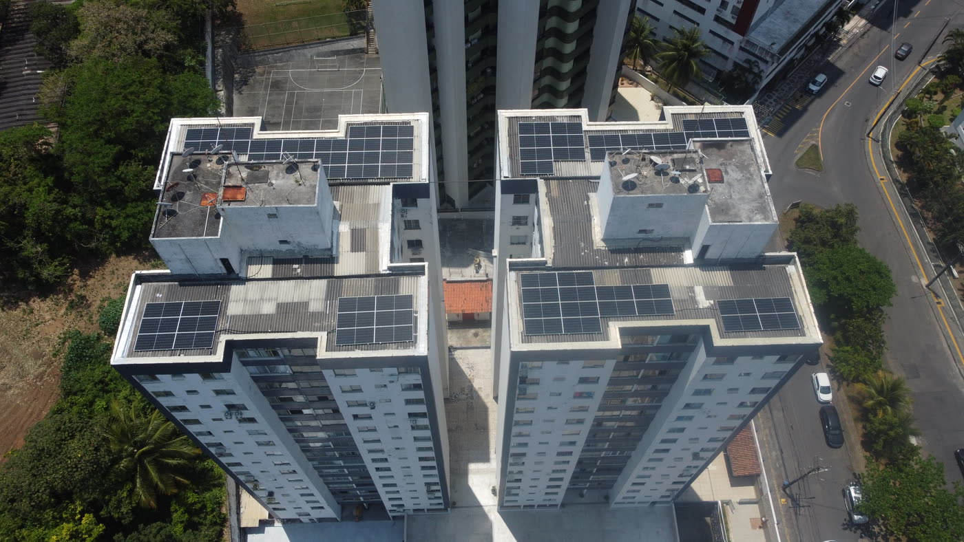 Usina solar instalada em condomínio residencial